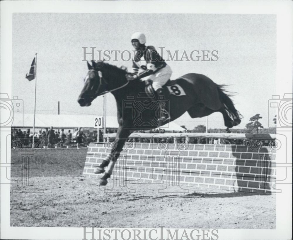 Press Photo Duncan Page at Asaka Nezu Park equestrian event - Historic Images