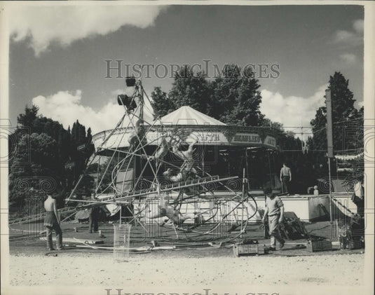 1960 Press Photo Lord Montague's Jazz Festival Riot Aftermath Lighting Down - Historic Images