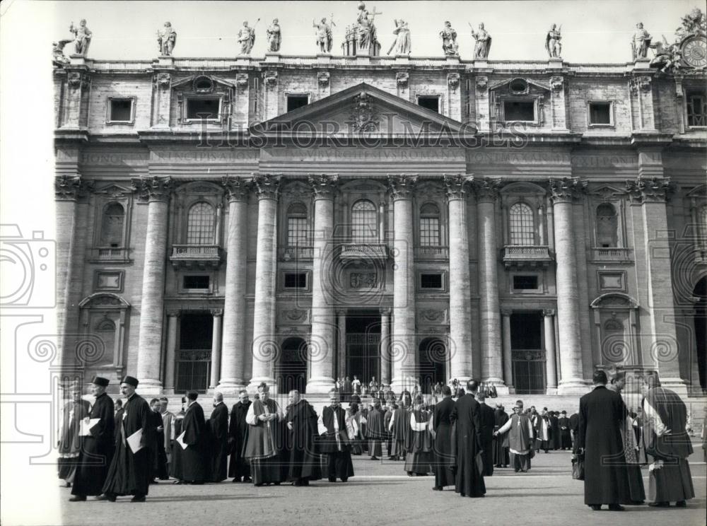 1962 Press Photo Priests &amp; Cardinals Present ot he Ecumenical Council - Historic Images