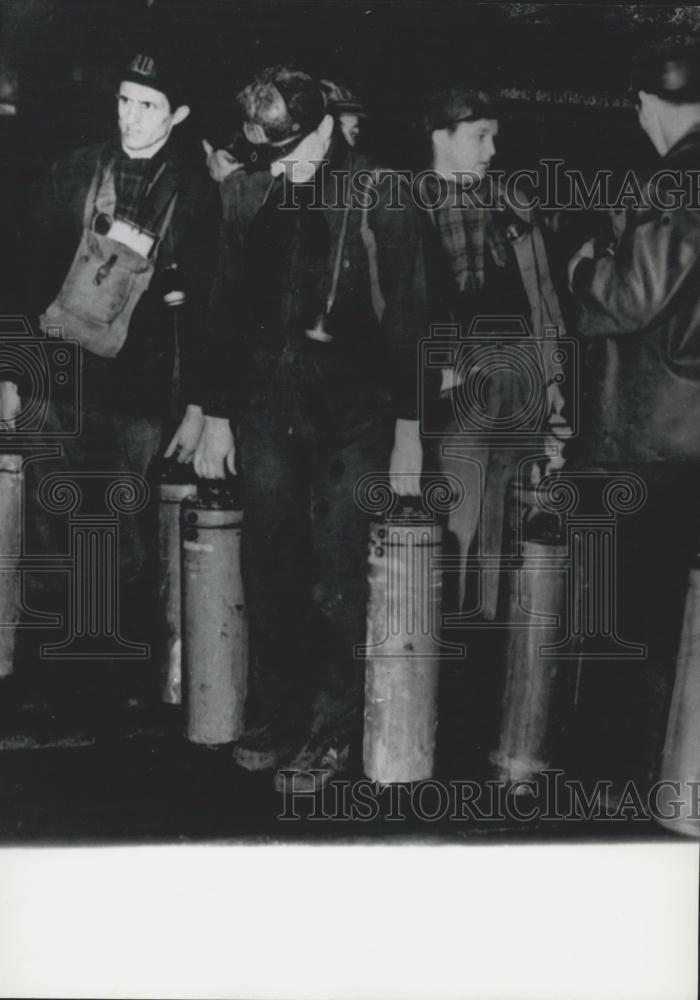 1960 Press Photo 86 Miners Closed in in Mine Accident in West Germany - Historic Images