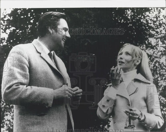 1970 Press Photo Ballerina Natalia Makarova interviewed by Ludovic Kennedy - Historic Images