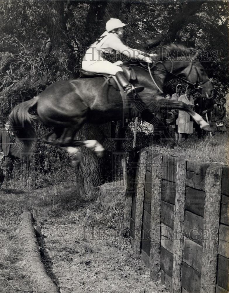 1965 Press Photo Merry Judge, Ridden By Miss J Walkinton - Historic Images