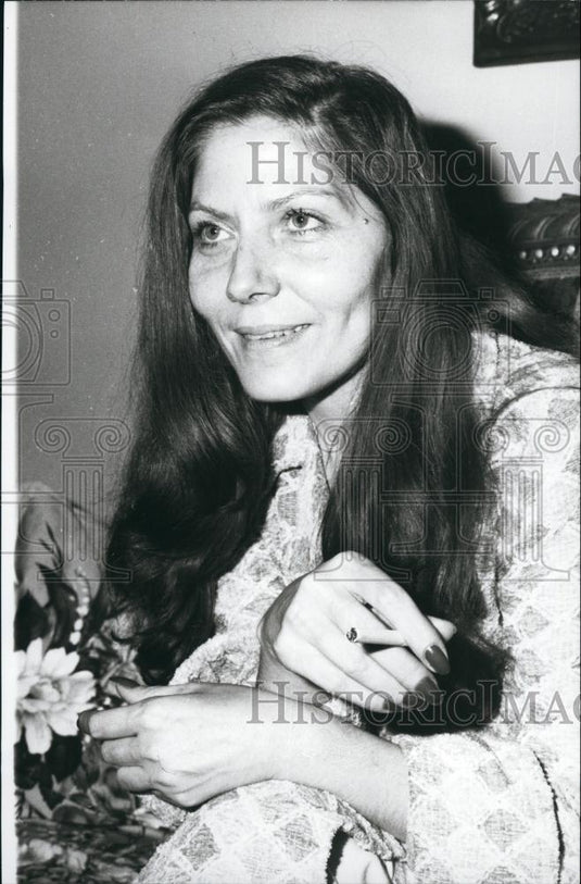 Press Photo Woman - Historic Images