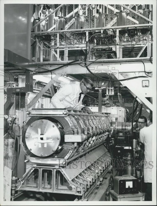 Press Photo The Culham Laboratory,magnetic trap experiment - Historic Images