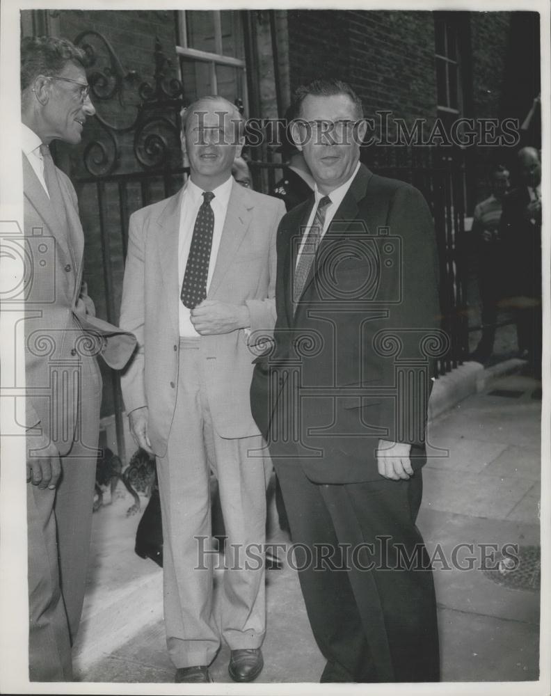 1959 Press Photo President Eisenhower's Press Secretary Visits Downing Street - Historic Images