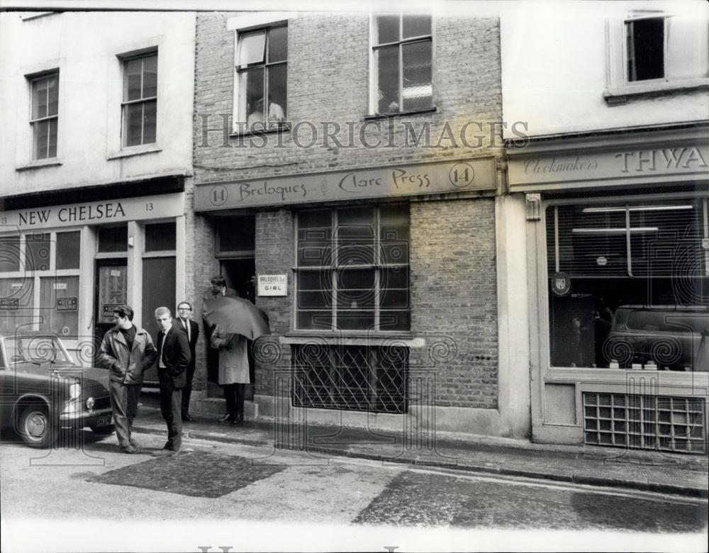 1957 Press Photo Royal Mint Refinery Van was Found Abandoned After Robbery - Historic Images