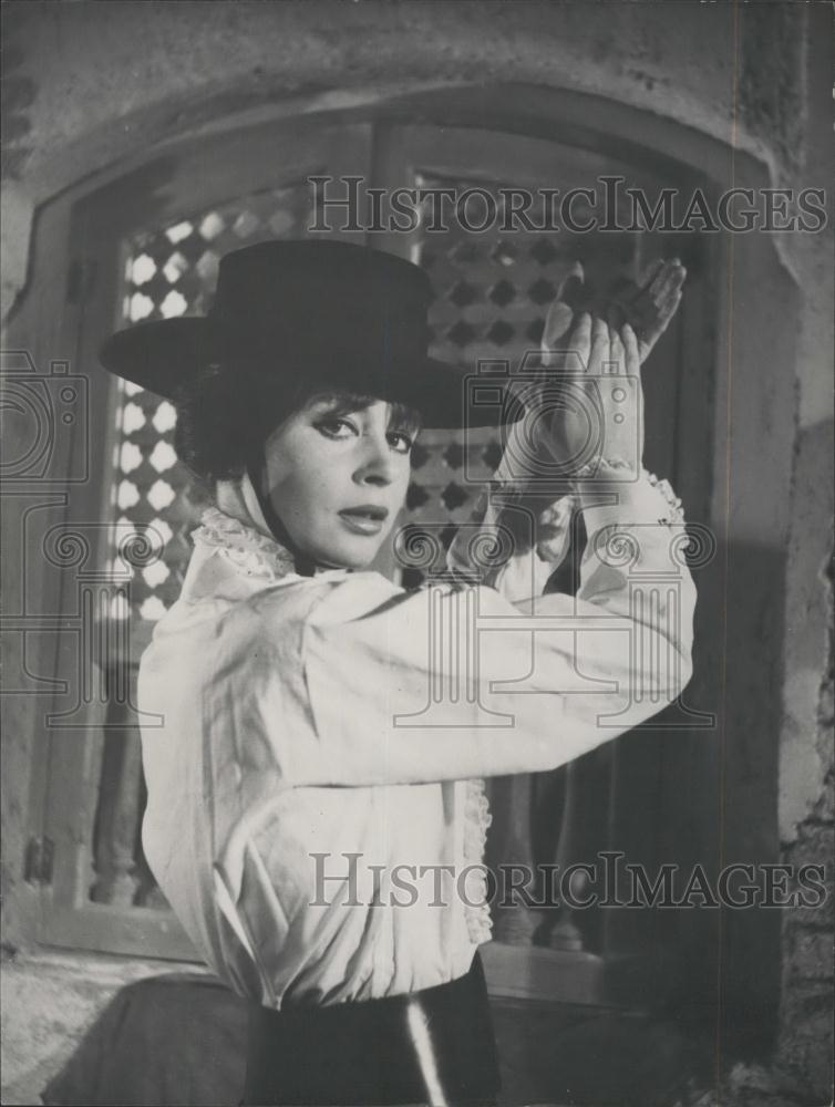 Press Photo Actress Sarah Miles In A Flamenco Dancer - Historic Images