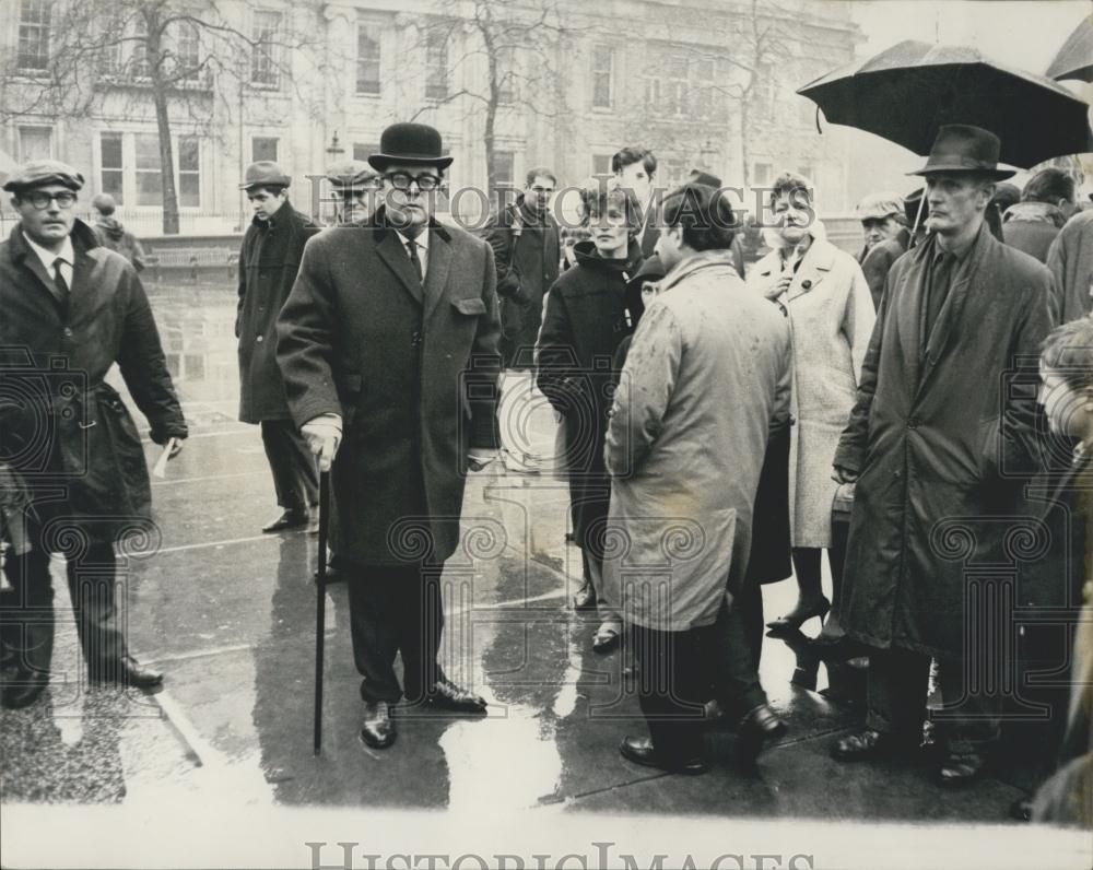 1963 Press Photo Herbert Stratton After Prison Release Holds Rally - Historic Images