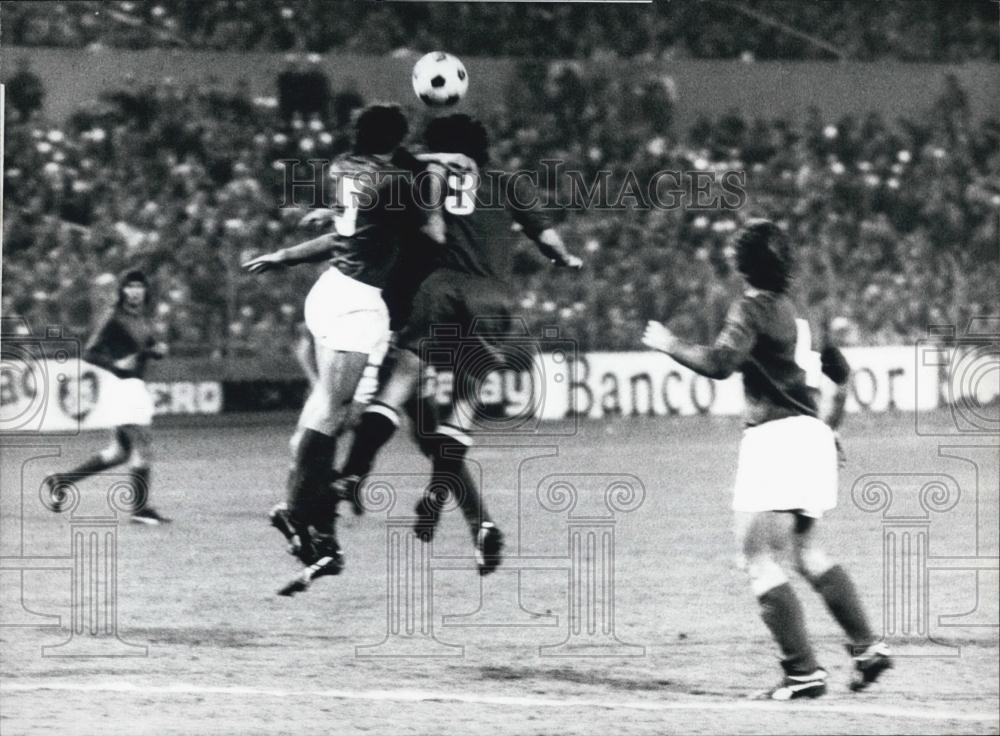 1974 Press Photo Yugoslavian Soccer Team - Historic Images