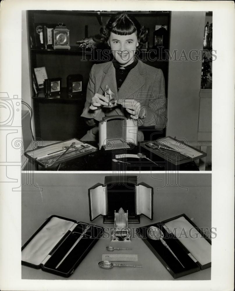 1952 Press Photo Coronations souvenirs for the US - Historic Images