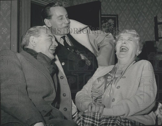 1964 Press Photo Playwright William Douglas-Home - Historic Images