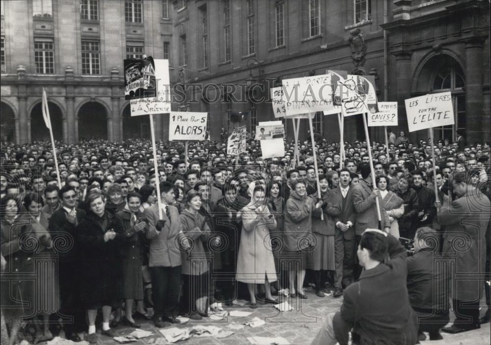 1958 Press Photo French Students Go On Strike For Want Of Premises - Historic Images