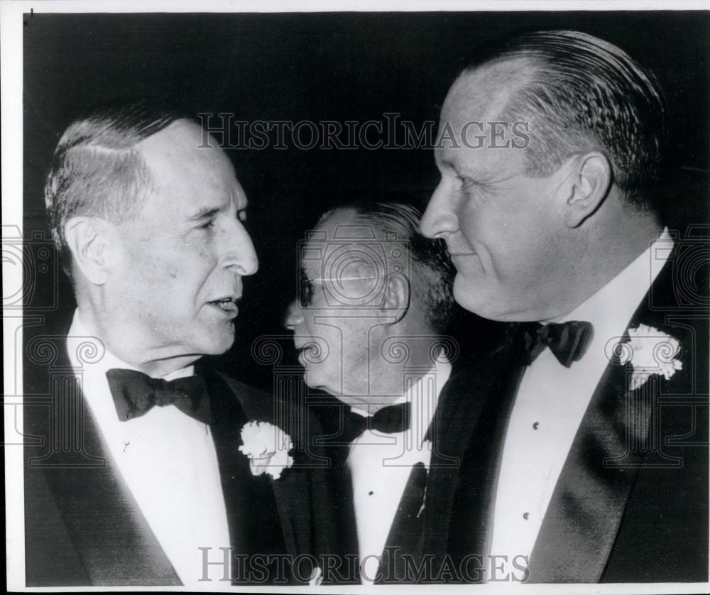 1955 Press Photo Douglas MacArthur and others. - Historic Images