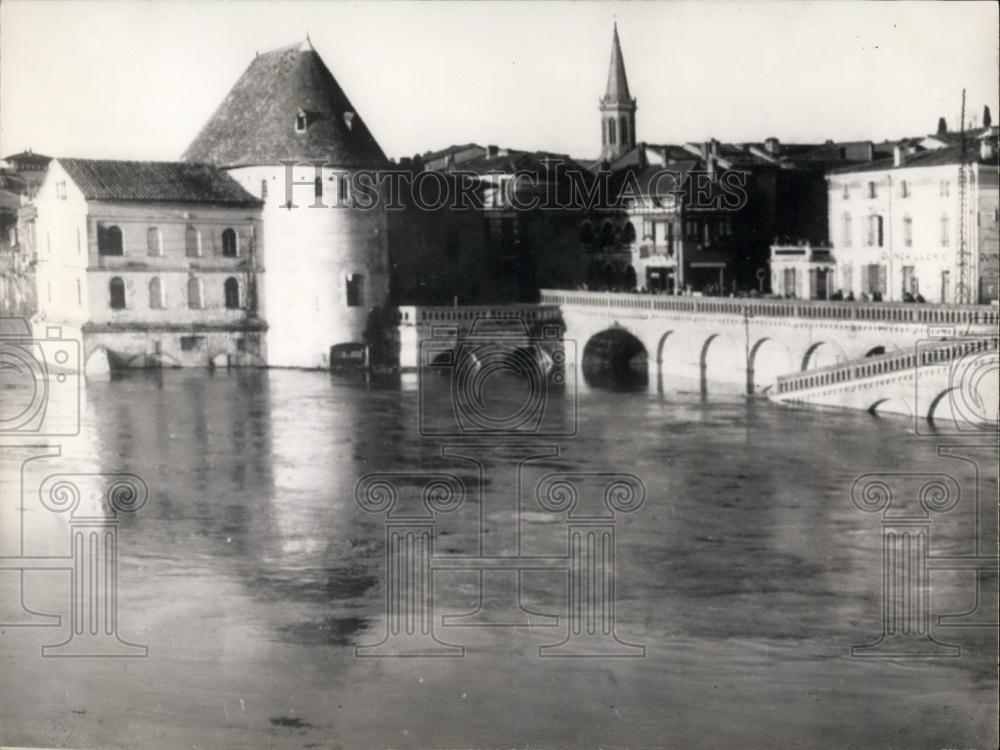 1953 Press Photo Serious Floods in South of France - Historic Images