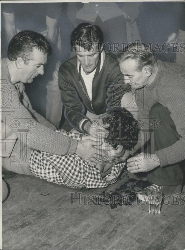 1958 Press Photo Accident During Wyatt Earp Rehearsal - Historic Images