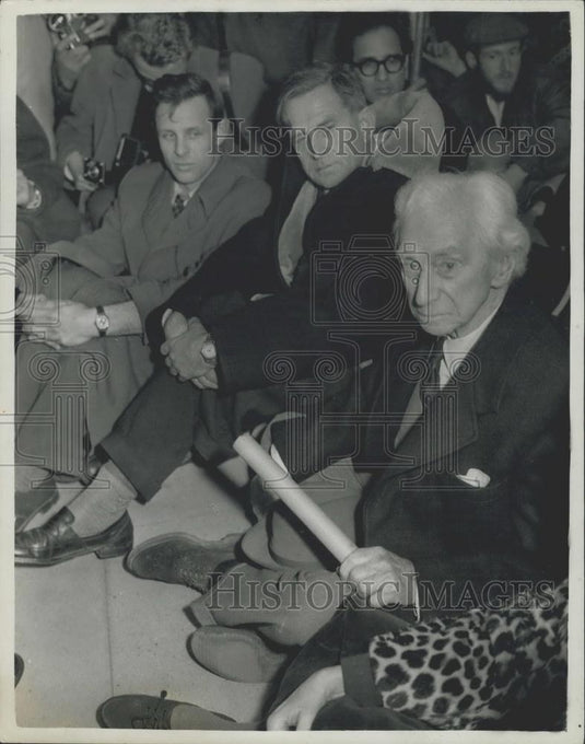 1961 Press Photo Ear Rissell in "Sit Down" H-Bomb Protest - Historic Images
