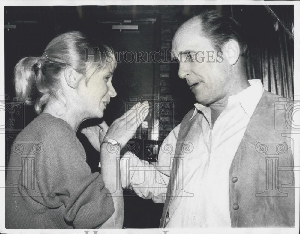 1981 Press Photo Actor Robert Duvall &amp; a fan - Historic Images