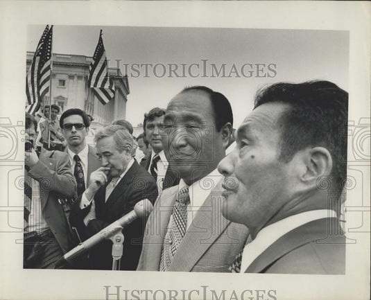 1974 Press Photo Rev Sun Mton Moon at Capitol Addressing the Prayer & Fast Comm - Historic Images
