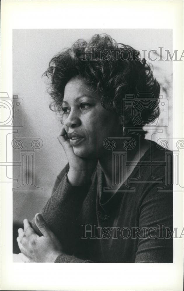 Press Photo Woman Resting Head On Hand - Historic Images