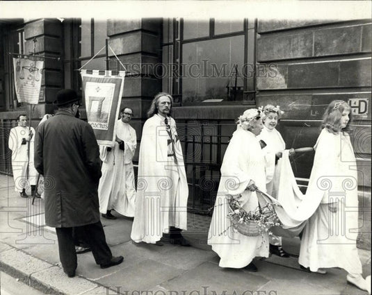 1969 Press Photo ceremony of the Spring Equinox was celebrated by members of the - Historic Images