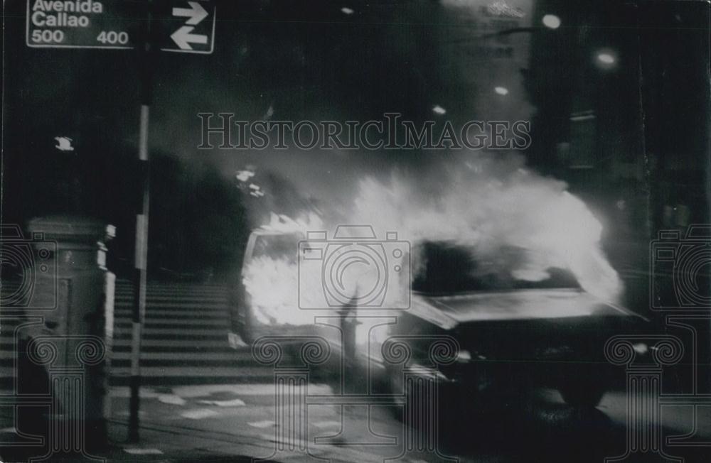 1973 Press Photo Police Cars is Involved by the Fire Due to a Bomb - Historic Images