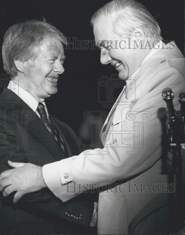 1977 Press Photo President Carter Greeted by Prime minister Mr James Callaghan - Historic Images