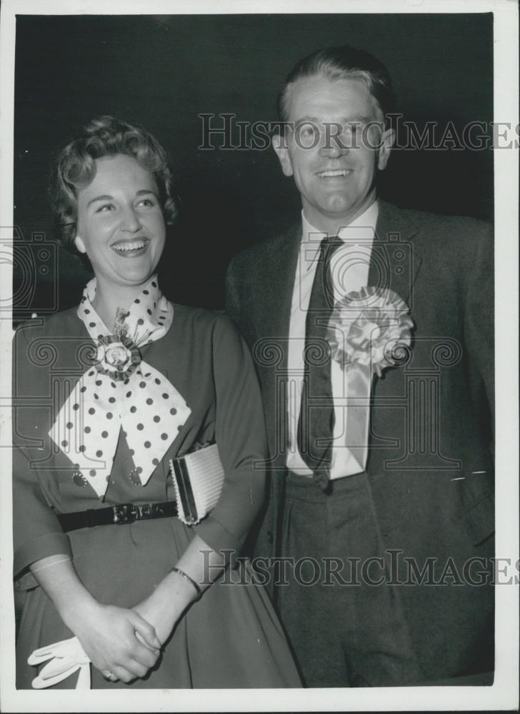 Press Photo Conservative Politician Chris Chataway With Wife Lewisham North - Historic Images