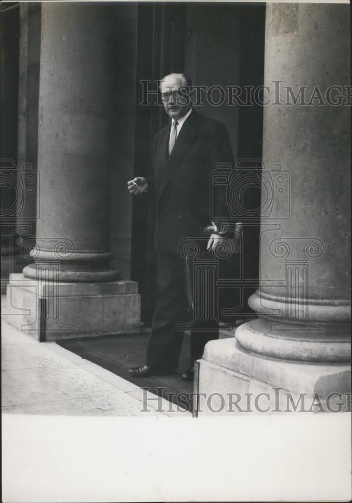 1956 Press Photo French Prime Minister Premier Guy Mollet Elysee Lobby France - Historic Images