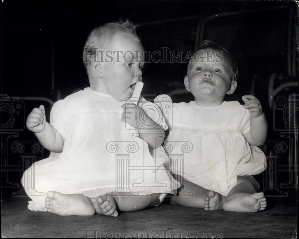 1958 Press Photo &quot;My Fair Baby&quot; Contest at Wandsworth - Historic Images