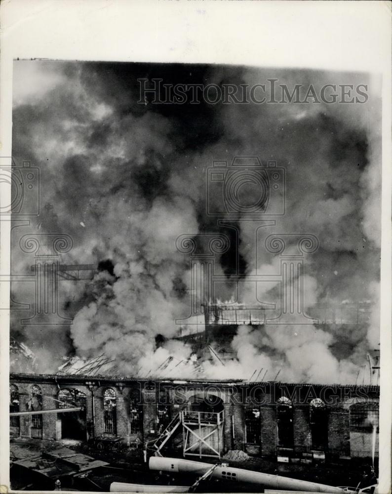 1953 Press Photo Danish Shipbuilding Factory In Copenhagen on fire - Historic Images