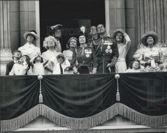 1971 Press Photo Queen Takes The Salute At the Trooping The Colour Ceremony - Historic Images