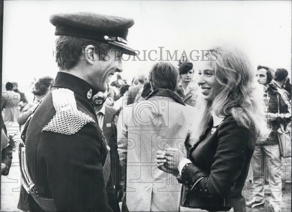 1973 Press Photo Princes Anne With Lieutenant Mark Phillips At Sandringham - Historic Images