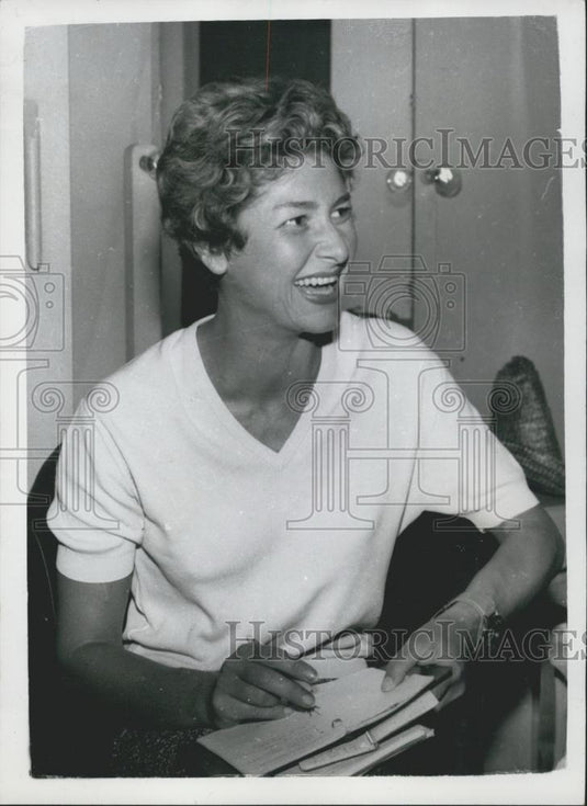 Press Photo Ski-Champ in the Party - Historic Images