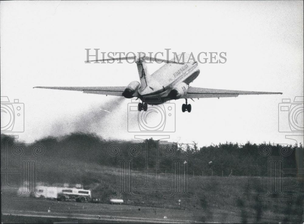 Press Photo Scandinavian Airlines DC 9 was hijacked by three unidentified men - Historic Images