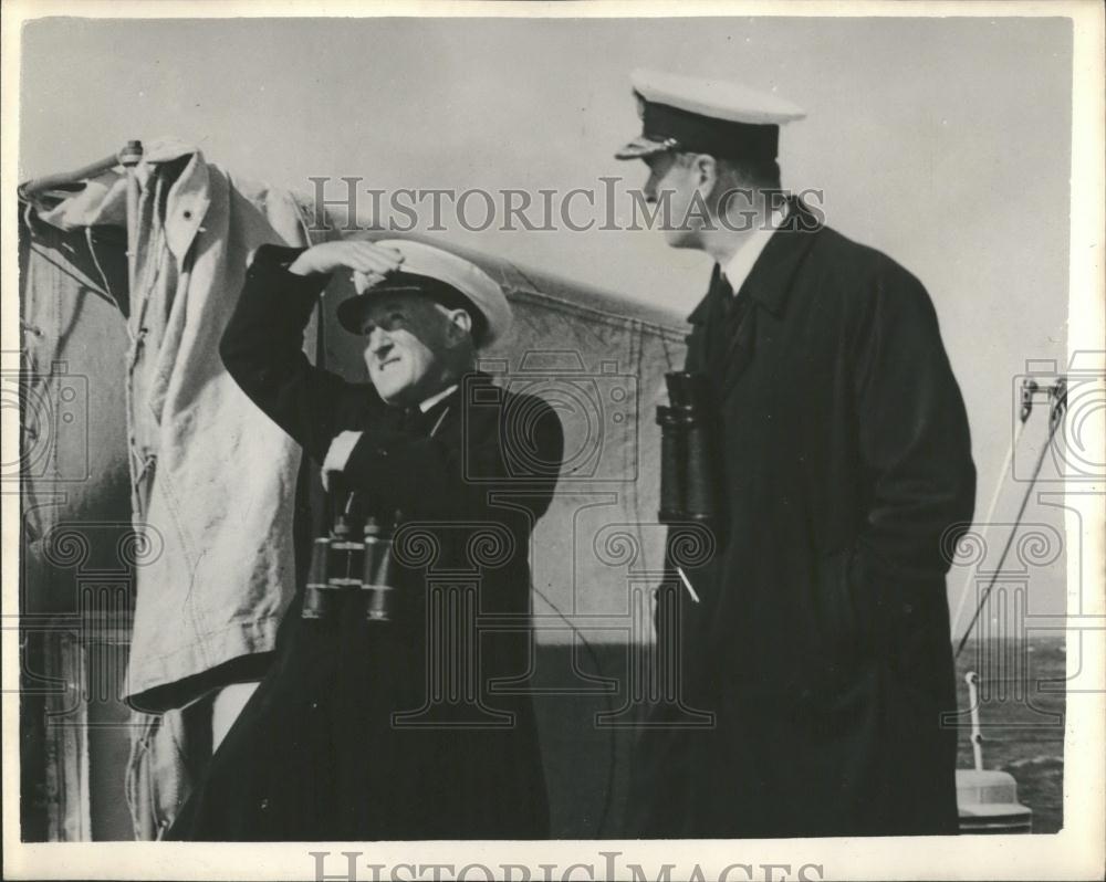 Press Photo Admiral Fleet Sir Roderick McGrigor &amp; Admiral the Earl Mountbatten - Historic Images