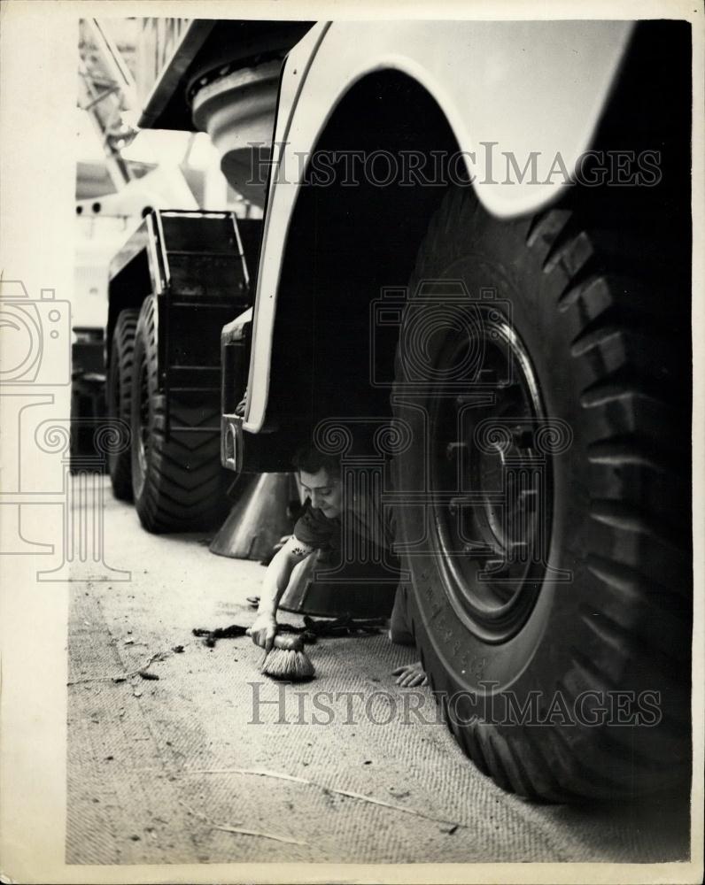 1954 Press Photo 50-ton Mobile Crane at Mechanical Handling Exhibition And Conv - Historic Images