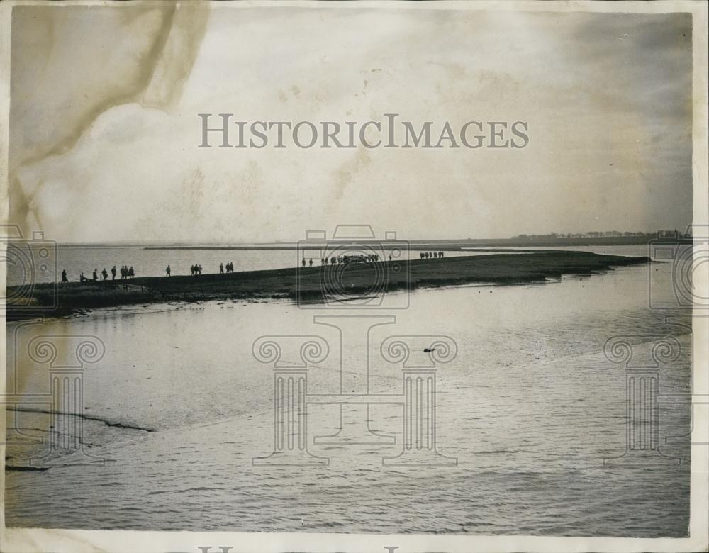 1953 Press Photo Floods In The Sittingbourne - Kent Area - Historic Images