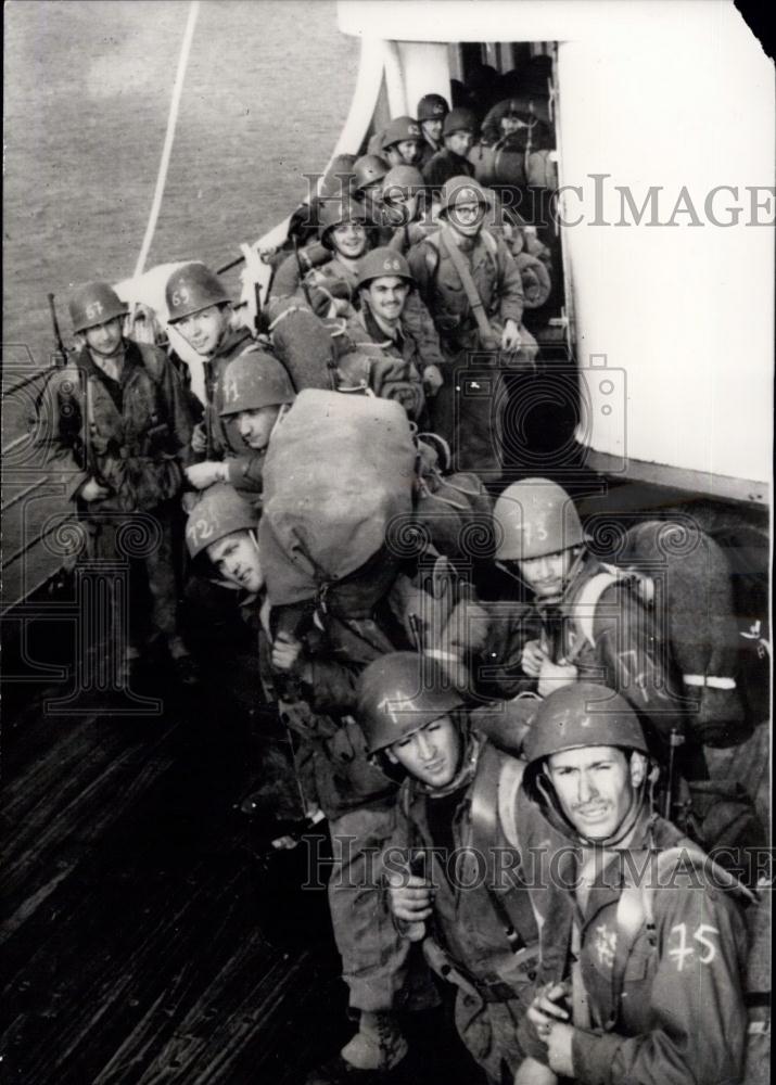 1956 Press Photo 7th French Division Stationed In Germany In Marseilles Harbor - Historic Images