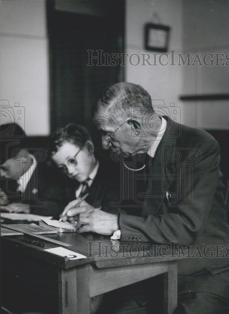 Press Photo Terence Bailey, Mr. Gardiner, School - Historic Images