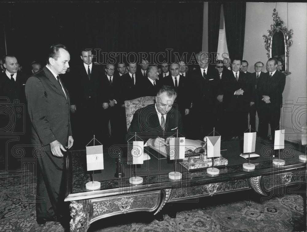 Press Photo Foreign Ministers Conference In Prague - Historic Images