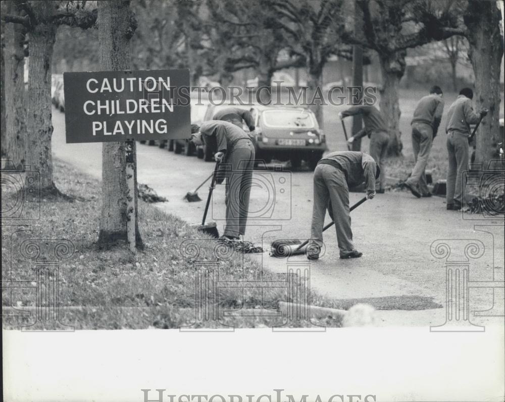 1979 Press Photo Military-Style Regime at the Detention Centre at Send Surrey - Historic Images