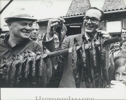 Press Photo French PM Jacques Chirac & smoked herring in Copenhagen - Historic Images