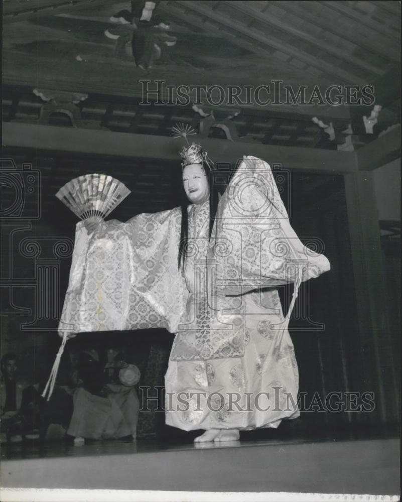 Press Photo Christ&#39;s Resurrection - the Subject Of A Japanese Classical Dance - Historic Images