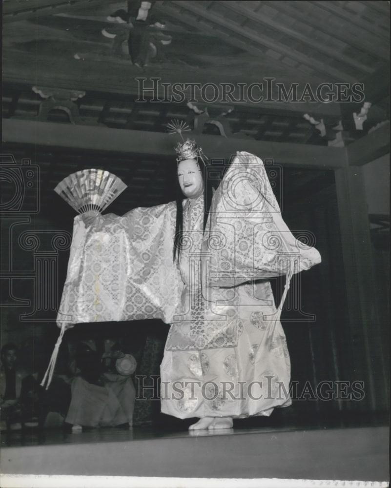 Press Photo Christ's Resurrection - the Subject Of A Japanese Classical Dance - Historic Images
