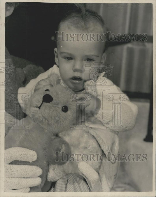 1953 Press Photo Baby Michael Wilding Son Elizabeth Taylor Actress London - Historic Images