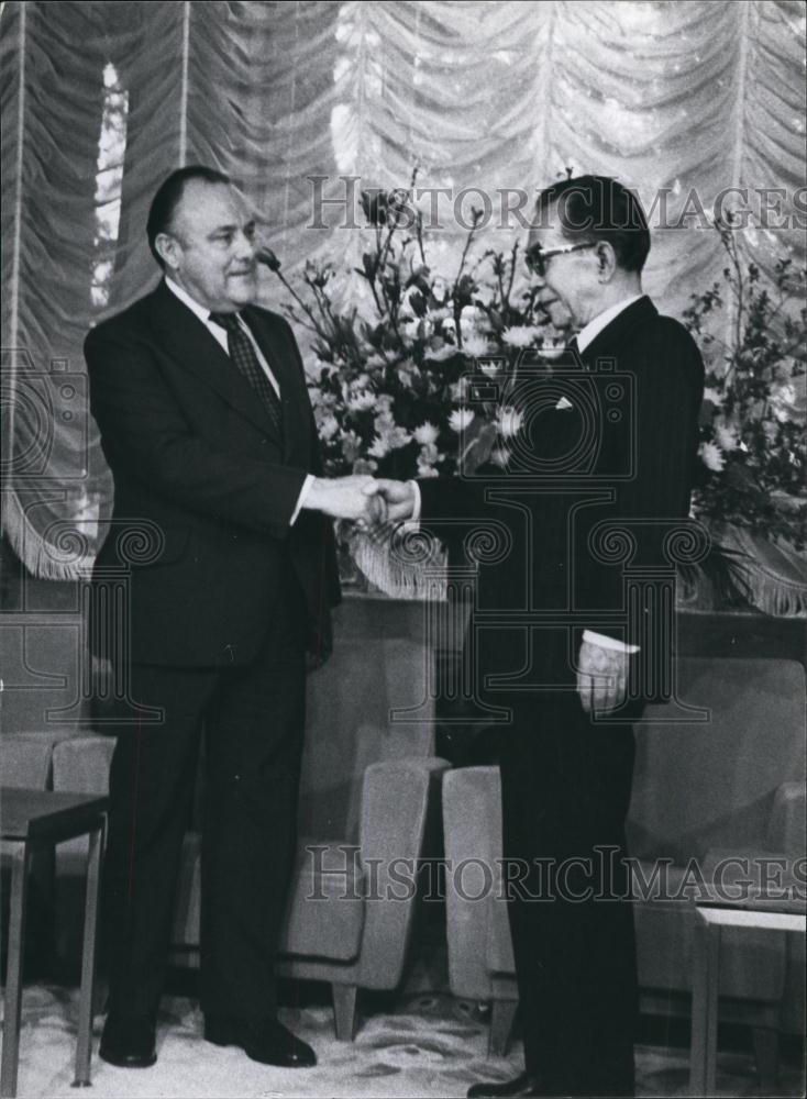 1976 Press Photo New Zealand PM Robert Muldoon, Takeo Miki - Historic Images