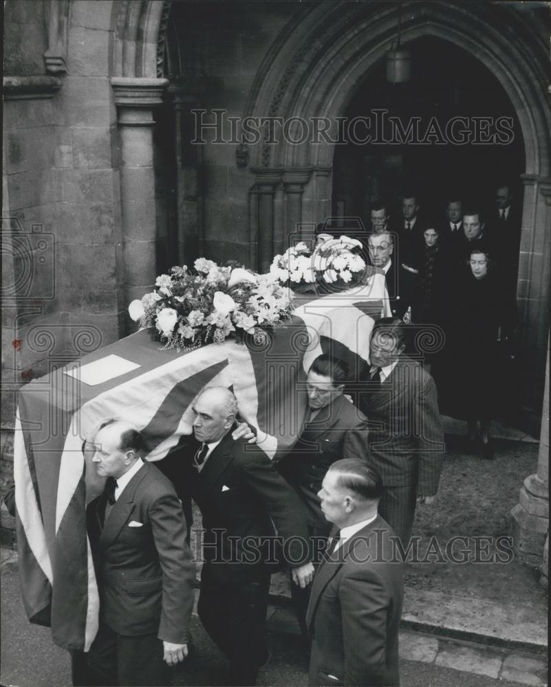 Press Photo Coffin Lady Mountbatten Following Ladies Brabourne And Pamela Hicks - Historic Images