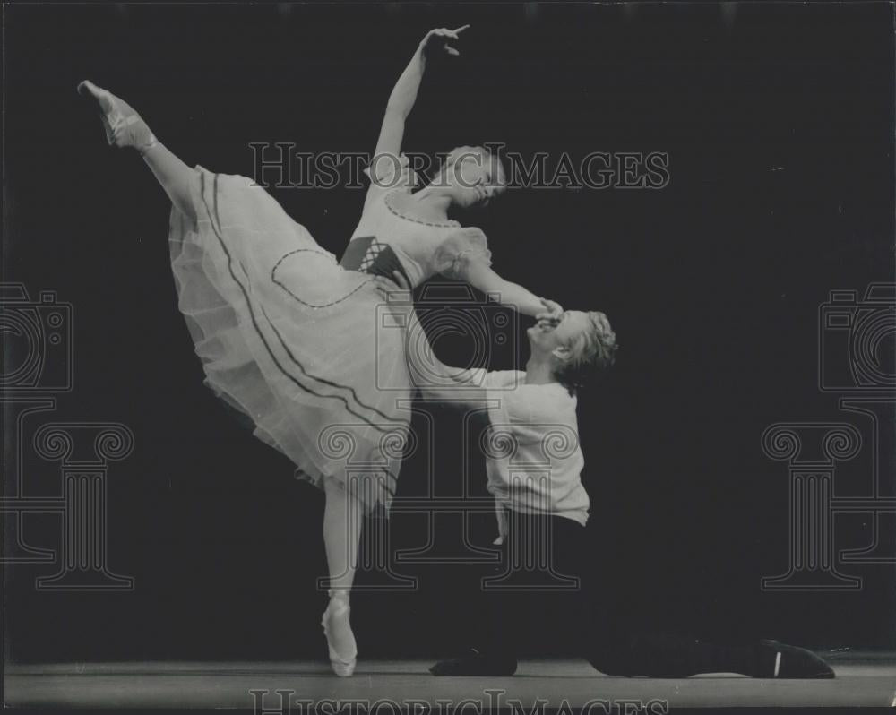 1966 Press Photo Natalia Makarova and Yuri Soloviev Seen During Rehearsal - Historic Images