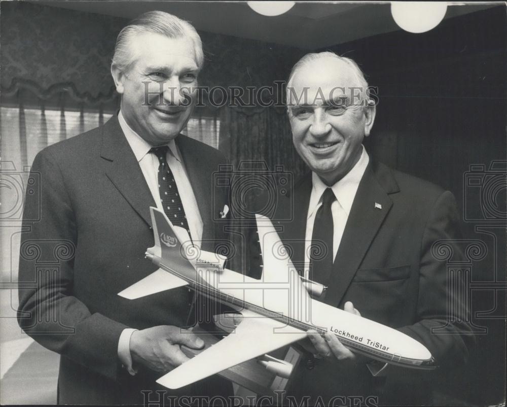 1974 Press Photo Lockheed Aircraft Corporation Press Conference - KSC05677 - Historic Images