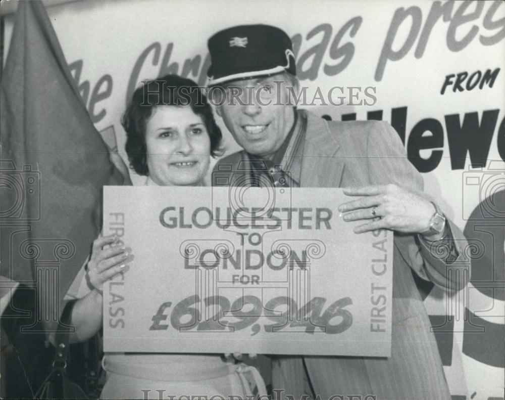 1978 Press Photo Janet Smith &amp; husband Michael win in the football pools - Historic Images